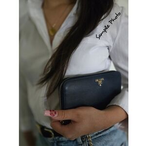 Authentic PRADA Logo Zip Black Silver‎ Saffiano Leather Holder WOC & Certifcate